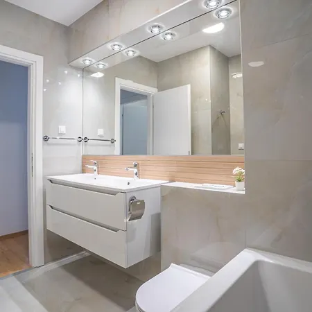Apartments Makarska شقة